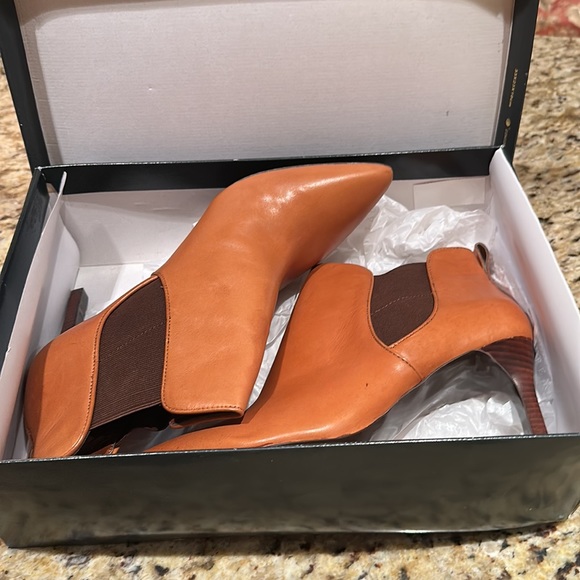 Cognac leather booties New size 9 1/2 - Picture 8 of 9